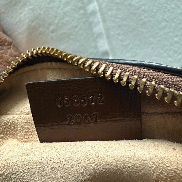 Authentic Gucci Mini Interlocking GG Crossbody - Picture 11 of 12